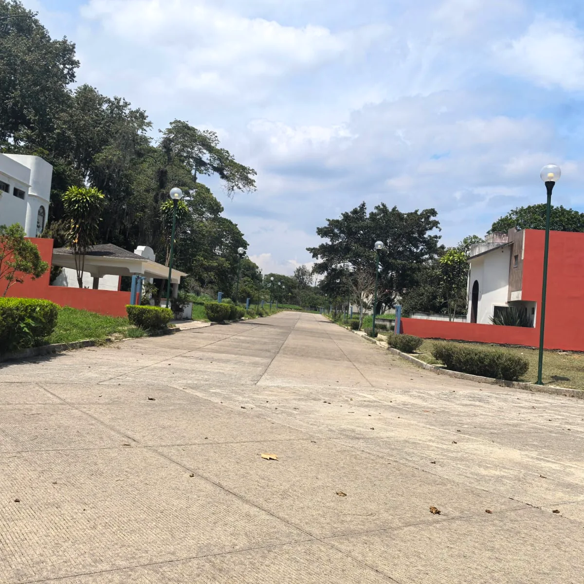 Calles internas de Valle Dorado